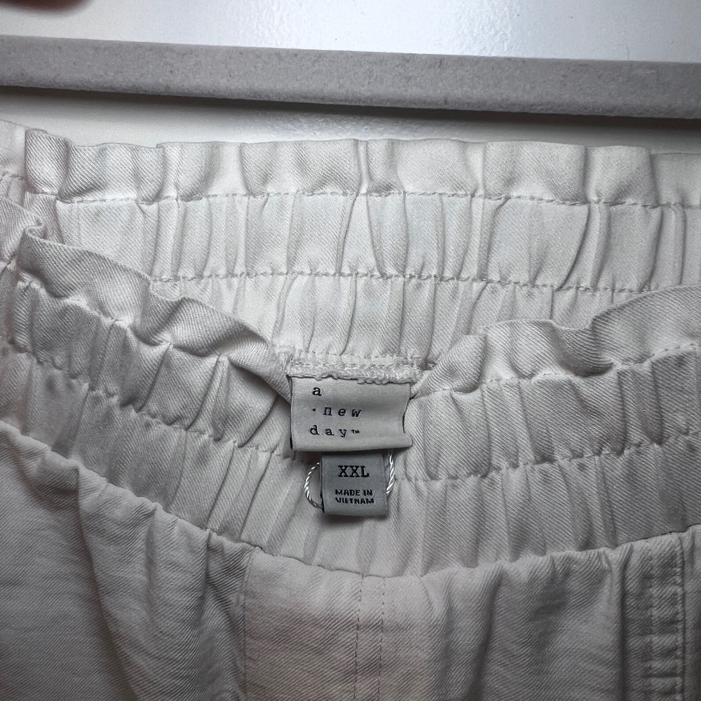 Trousers - Picture 2 of 11